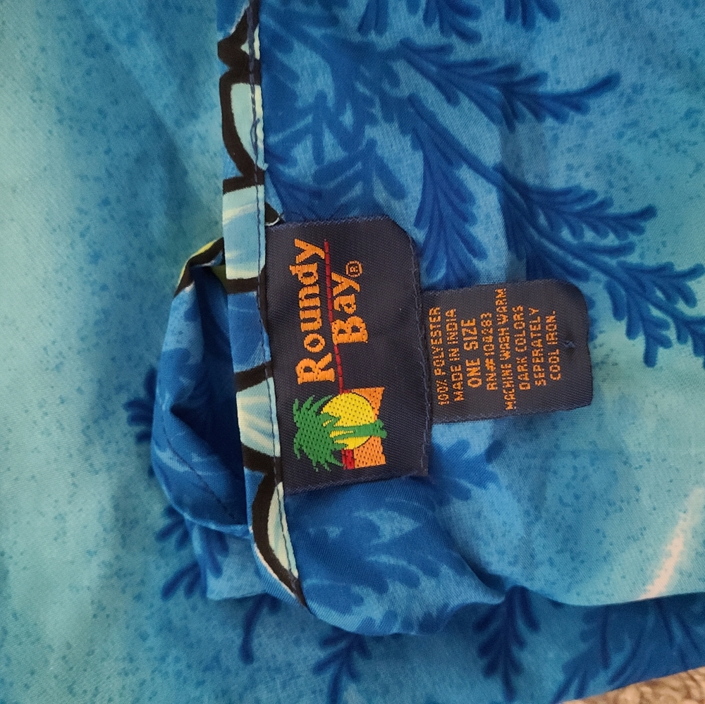Sarong - Picture 2 of 2